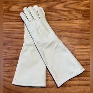 Elegant ivory leather gloves, size M/L